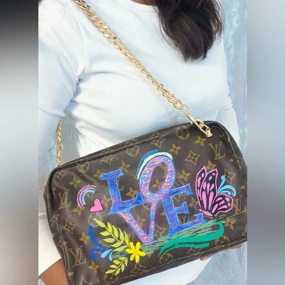 Louis Vuitton Monogram hand-painted crossbody ππ - Picture 5 of 14